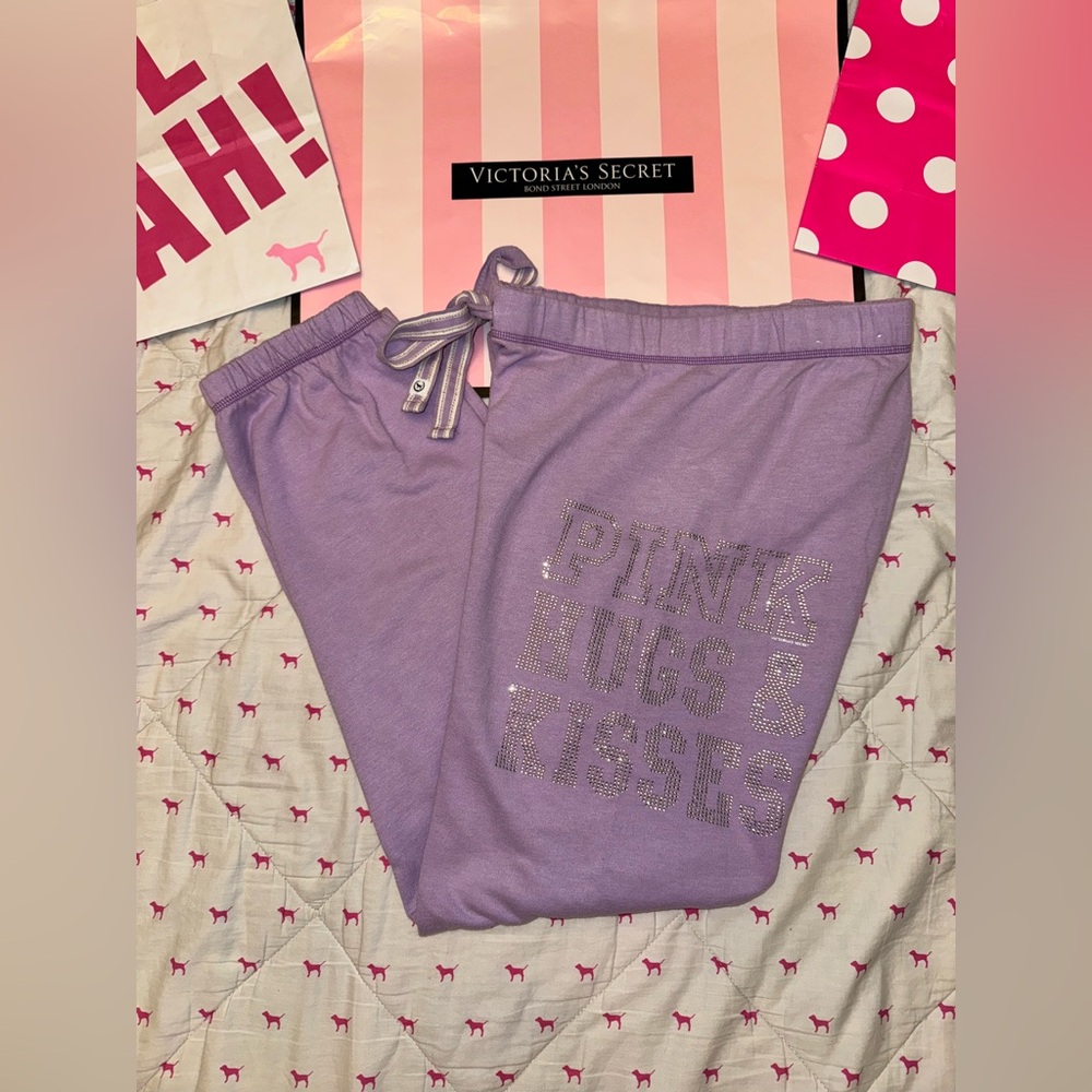 VS PINK VINTAGE Y2K CAMPUS SWEATPANTS PURPLE “HUGS & KISSES” BLING RHINESTONE LG - Picture 2 of 10